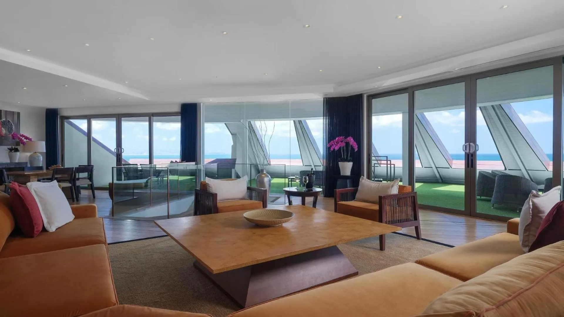 *****  Double - Six, Luxury Hotel - Seminyak Indonesia
